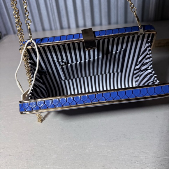 NWT, Blue Crocodile Pattern Clutch with Gold Tone Chain - Picture 2 of 8